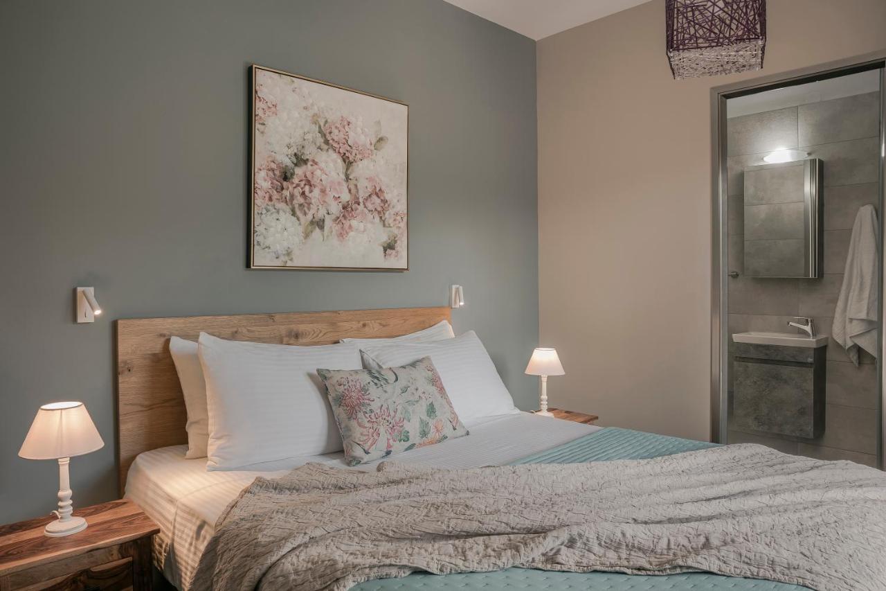Queen Bee Residence Minia Bagian luar foto